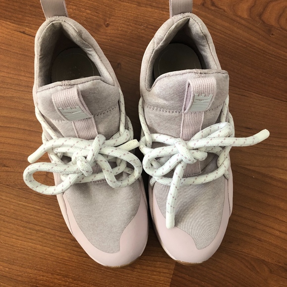 Lavender Nike City Loop - Picture 2 of 5